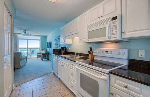 Crescent Beach Condo | 1BD Oceanfront-Indoor/Outdoor Pool-Winter Specials