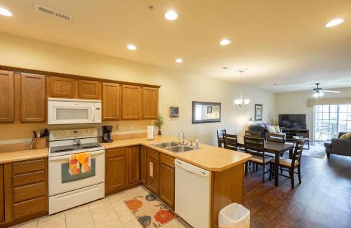 Branson House | 1BD Walk-In - ELEVATOR - Close to The Strip - FREE TICKETS INCLUDED - RL91A