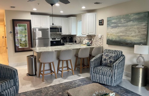 Miramar Beach Condo | 1BDRM PET FRIENDLY SLEEPS 6 WITH BEACH SERVICE nWEEKLY DISCOUNT