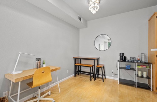 South San Jose House | 1BED 1.5 BATH Pool:Jacuzzi 10 Mins From Downtown San Jose