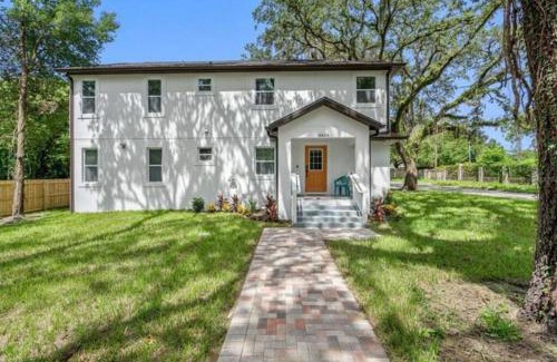 Sulphur Springs Apartment | 1bed 1bath in the heart of Tampa close to YBOR