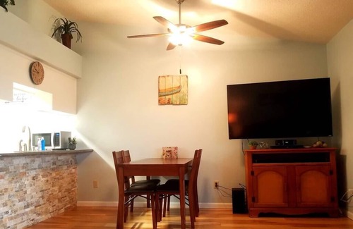 Table Rock Condo | 1bed/1bath King! Pool & Hot Tub! Kitchen! Gated Community!