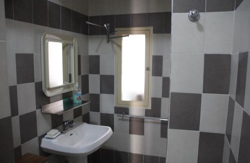 Naples City Centre House | 1bed in Basic 8 Bed Mixed Dorm (share Bathroom)