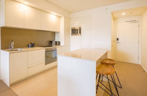 Bowen Hills Apartment | 1Bedroom Apartment with Pool & Gym - Sleeps 2