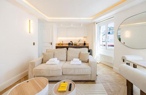 Montmartre Apartment | 1bedroom Sacrée cœur Place du Tertre Montmartre