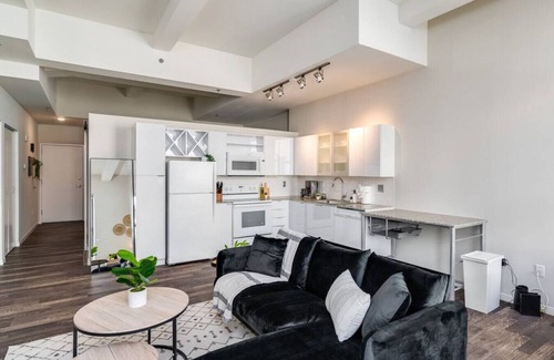 Downtown Cincinnati Apartment | 1Bedroom w/Rooftop Access Mins. from Carew Tower