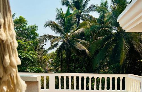 Vanelim Apartment | 1BHK flat near beach Couple bathtub Pvt terrace