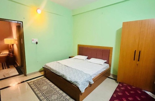 Varanasi Apartment | 1BHK luxurious apartment with AC in Varanasi - Perfect for a getaway