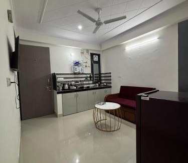 South West Apartment | 1BHK Luxury Max Stay
