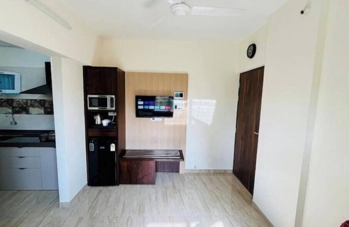 Kandivali East Apartment | 1BHK near Infiniti Mall, Malad