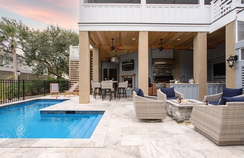 Beachwood East House | 1blck to Beach, Pool, Firepit, Outdoor Kitchen, Game Room | Pelican by AvantStay