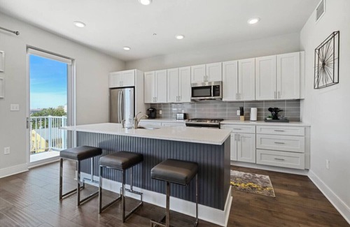Bywater Condo | 1BR/1.5BA Luxury Bywater Condo In New Orleans!
