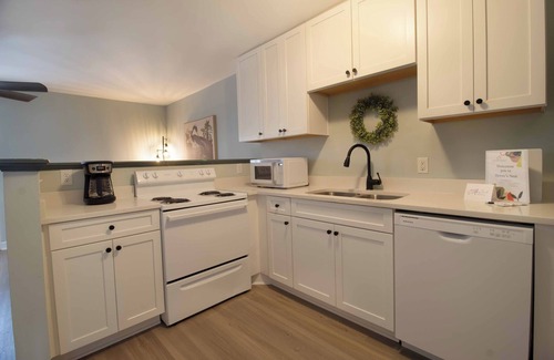 Folly Beach Condo | 1Br/1Ba Close to Beach & Shops- Heron's Nest