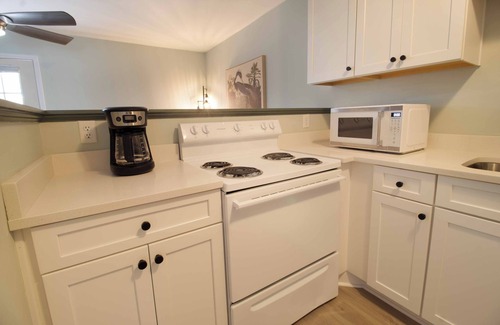 Folly Beach Condo | 1Br/1Ba Close to Beach & Shops- Heron's Nest