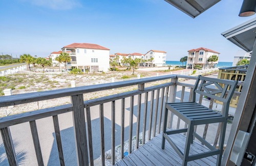 East End House | 1BR/1BA Dog-Friendly Townhome, Near State Park