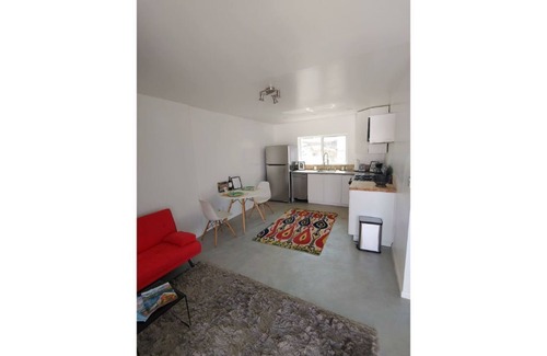 Downtown Los Angeles Apartment | 1BR 1Ba OASIS - DTLA/USC, Garage, Yard, Balcony