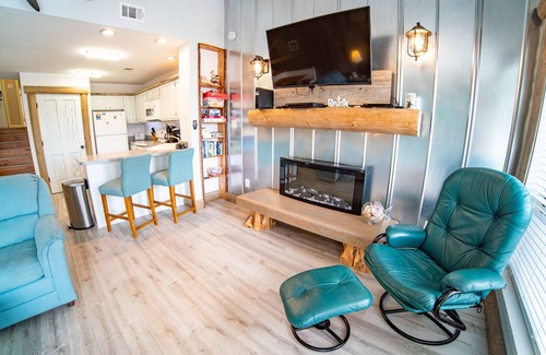 East End House | 1BR/1BA Pet-Friendly Townhome, Near State Park