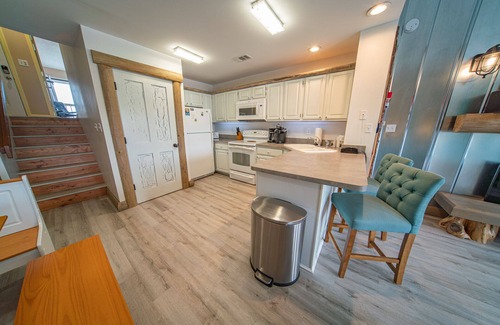 East End House | 1BR/1BA Pet-Friendly Townhome, Near State Park