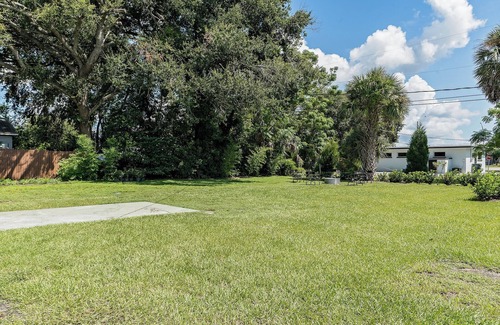 Lakeland Apartment | 1BR/1BA Pet-Friendly Close to Downtown Lakeland