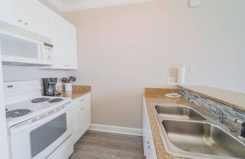 Long Beach Condo | 1Br 2Ba On 17Th Floor @ The Twin Palms!