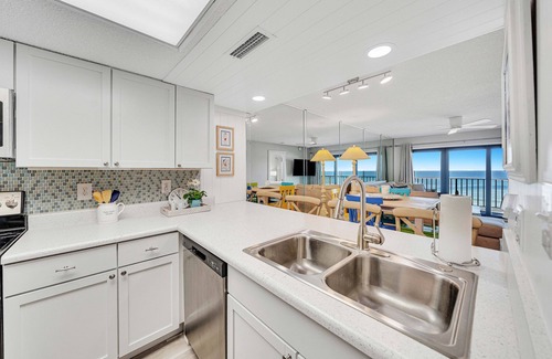 Lower Grand Lagoon Condo | 1BR 2BA With Beach Chairs @ The Commodore on the East End of PCB!
