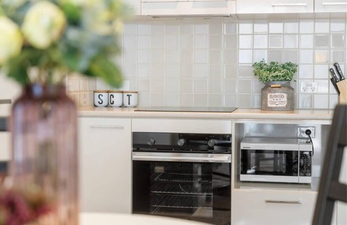 Adelaide Central Business District Apartment | 1BR Adelaide CBD Apt/The Best Location/