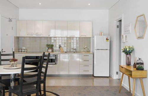 Adelaide Central Business District Apartment | 1BR Adelaide CBD Apt/The Best Location/