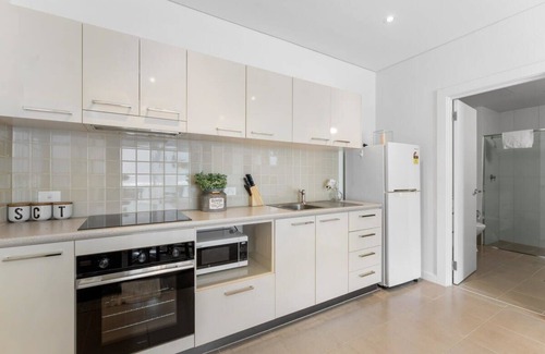 Adelaide Central Business District Apartment | 1BR Adelaide CBD Apt/The Best Location/