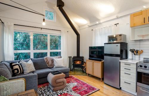 Whistler Creekside House | 1BR and Loft, Close to Creekside Gondola by Harmony Whistler Vacations