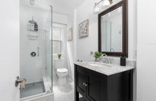 Brockton Village House | 1BR Apartment Near Queen West