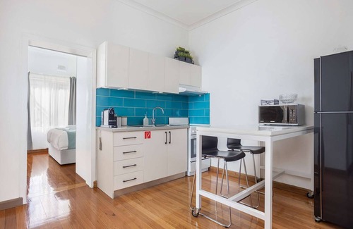 Bondi Beach Apartment | 1BR Apartment with Private Entrance at Bondi Beach