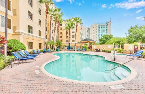 Florida Central Atlantic Coast Apartment | 1BR Condo Near Universal Studio w Pool & Hot Tub