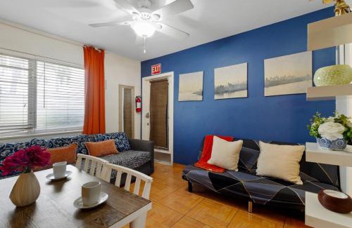 Downtown Hollywood Apartment | 1BR Condo w Parking Pet Friendly BBQ Area