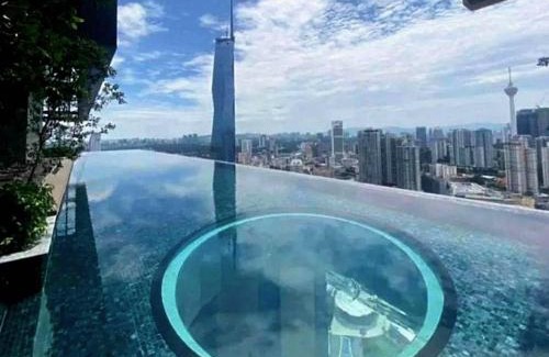 Pudu Apartment | 1BR condo with Amazing KLCC View & Infinity Pool at Lalaport Bukit Bintang