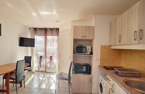 Lamalou-les-Bains Apartment | 1BR Flat with terrace, parking and wifi in Lamalou