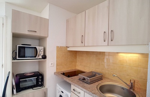 Lamalou-les-Bains Apartment | 1BR Flat with terrace, parking and wifi in Lamalou
