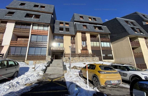 Les Angles Apartment | 1BR for 4 with parking and ski locker 300m from shops