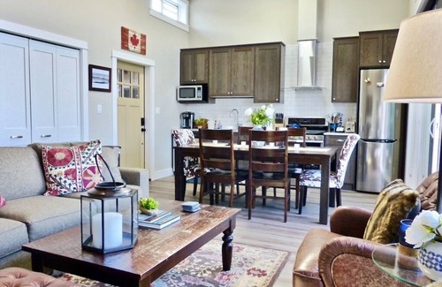 Port Renfrew Cottage | 1BR - Garden View - Hot Tub
