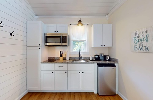 Lower Township House | 1BR King Bed Sofa Bed Sleeps 4 POOL - 8