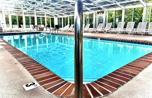 Pigeon Forge Condo | 1BR King Condo w/Twin & Balcony, Off Pkwy w/Peaceful Setting, Indoor Pool & Free Show Tickets