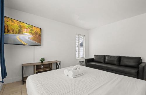 North Beach Apartment | 1BR Miami Beach Stylish Getaway