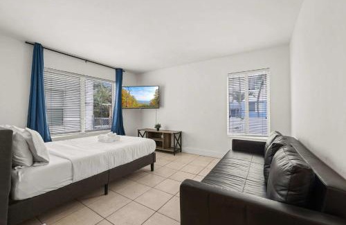 North Beach Apartment | 1BR Miami Beach Stylish Getaway