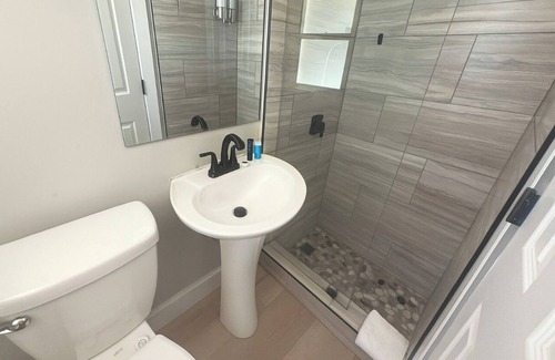 North Beach Apartment | 1BR Near Dania Beach Walk to Ocean
