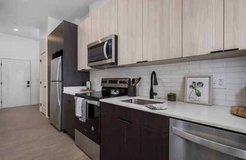 Pendleton Apartment | 1BR OTR CBD Splurge - FreeParking/Gym/Rooftop Pool