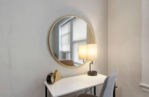 Ravenswood Manor Apartment | 1BR Serene and Cozy Chicago Apartment - Manor 2