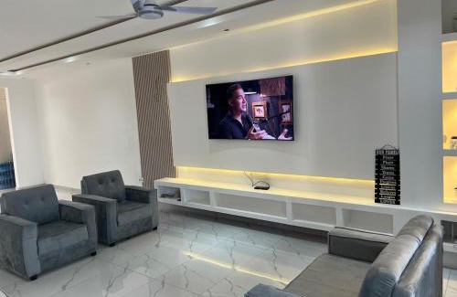Accra House | 1BR Ultra Modern Home in Gbawe