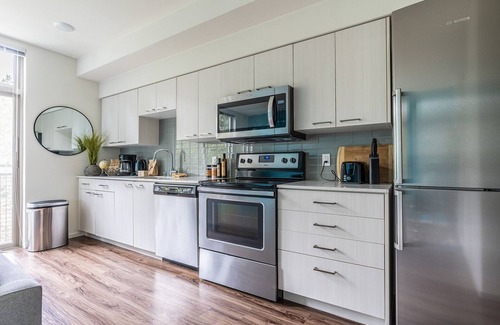 Mercer Island Apartment | 1BR Urban Mercer Island Sophari Suites