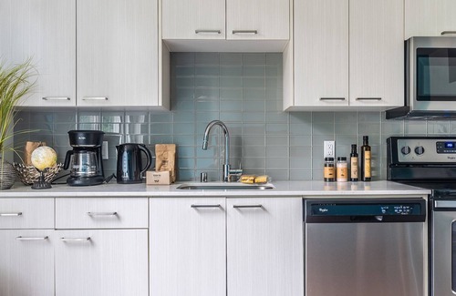 Mercer Island Apartment | 1BR Urban Mercer Island Sophari Suites