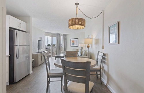 Lower Matecumbe Beach Condo | 1BR with Den, Living Room, Kitchen: Marina and Beach Access