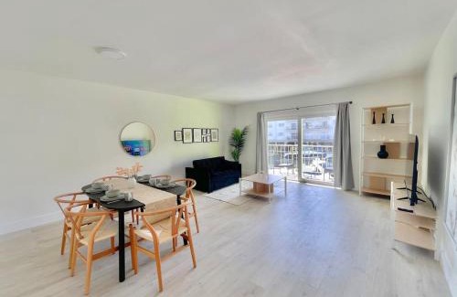 Eastern Shores Apartment | 1BR with Kitchen Close To Sunny Isles Beach